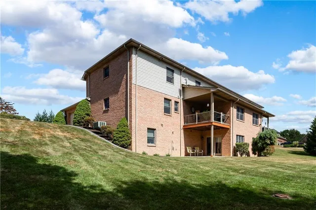 $414,999 | 120 Blossom Drive, Unit B, Butler, PA 16001