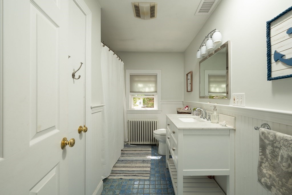 40 Shore Garden Road Hull, MA 02045 - Photo 19 of 37