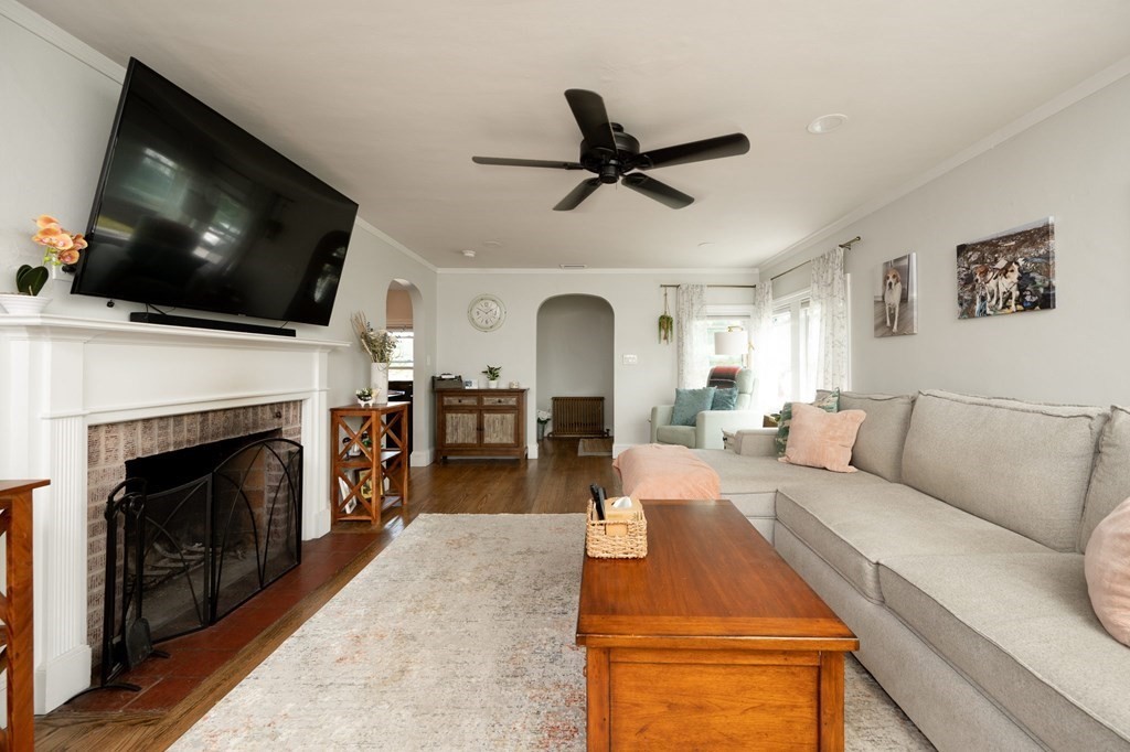 40 Shore Garden Road Hull, MA 02045 - Photo 6 of 37