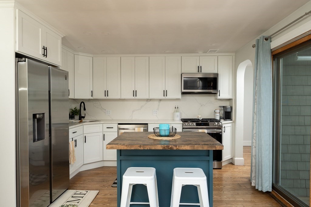 40 Shore Garden Road Hull, MA 02045 - Photo 8 of 37