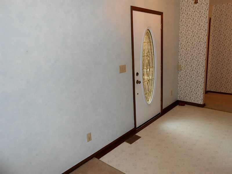 2245 Leon Lane Springfield, OH 45502 - Photo 2 of 25 Gallery Image 2