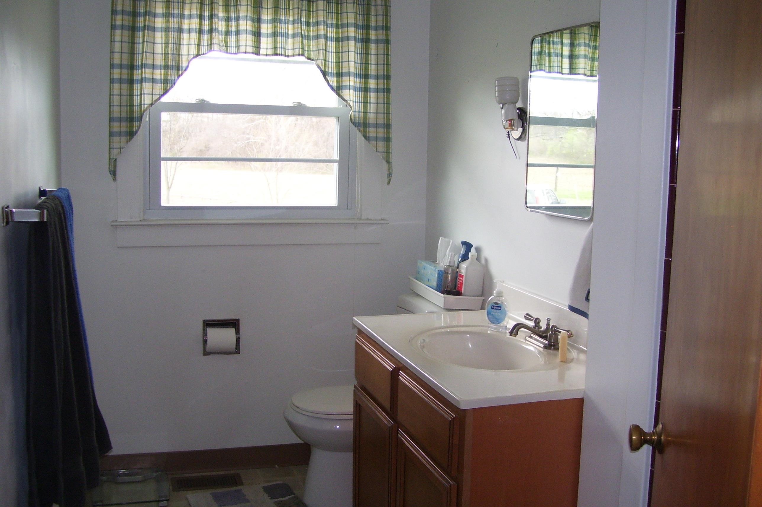236 New Market Road Timberville, VA 22853 - Photo 11 of 19 Gallery Image 11