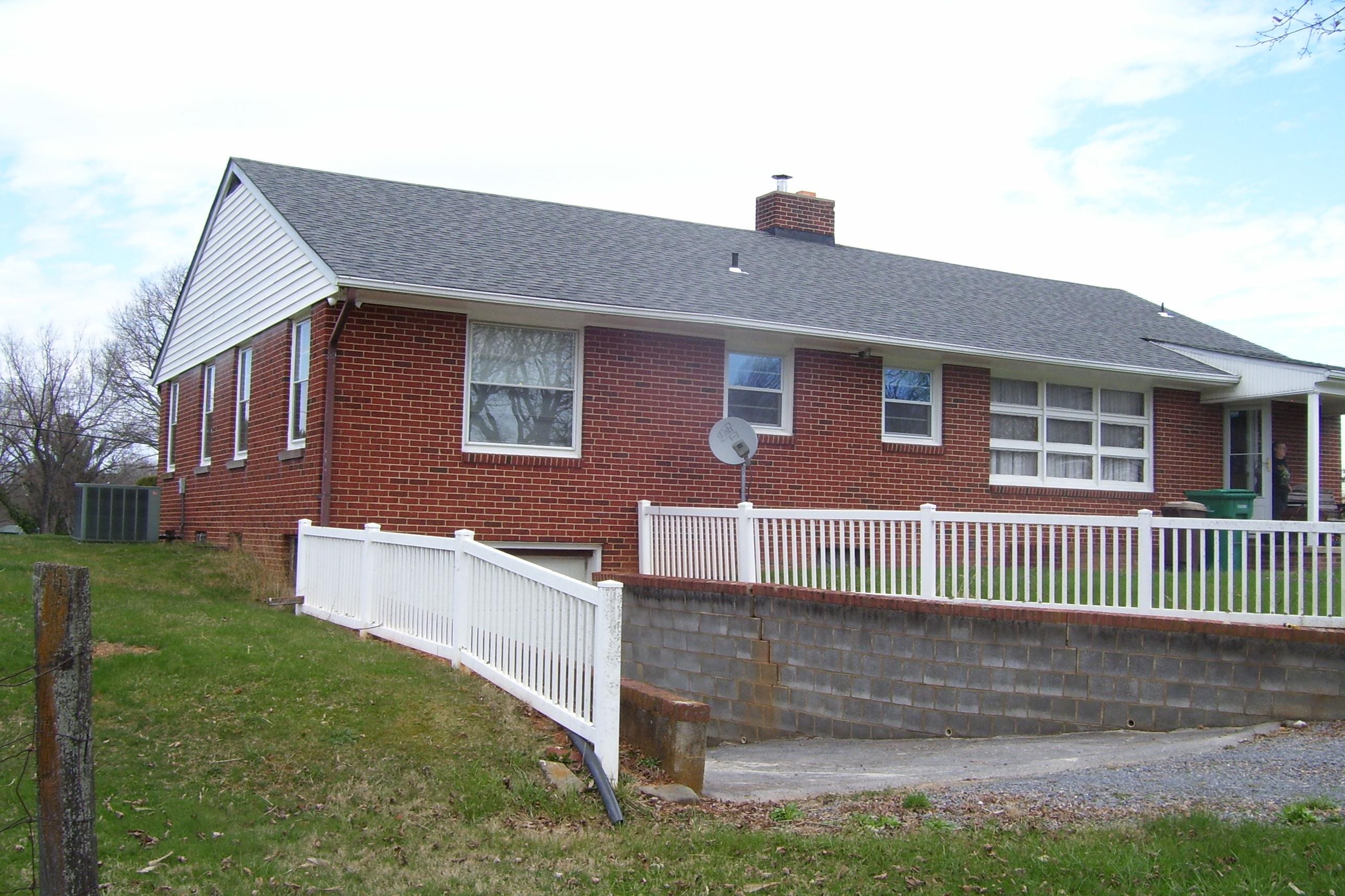 236 New Market Road Timberville, VA 22853 - Photo 3 of 19 Gallery Image 3