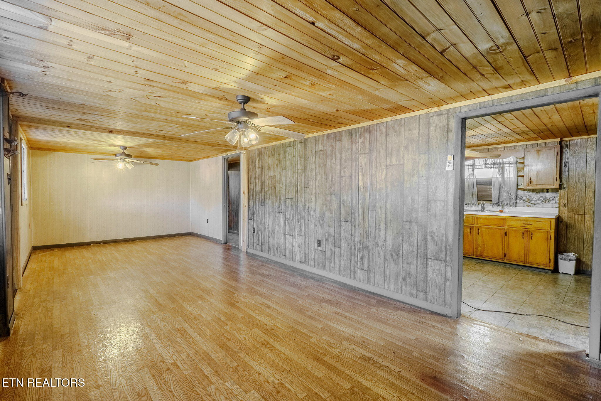 158 Stiles Road Madisonville, TN 37354 - Photo 8 of 25 22-web-or-mls-_DSC7374-HDR