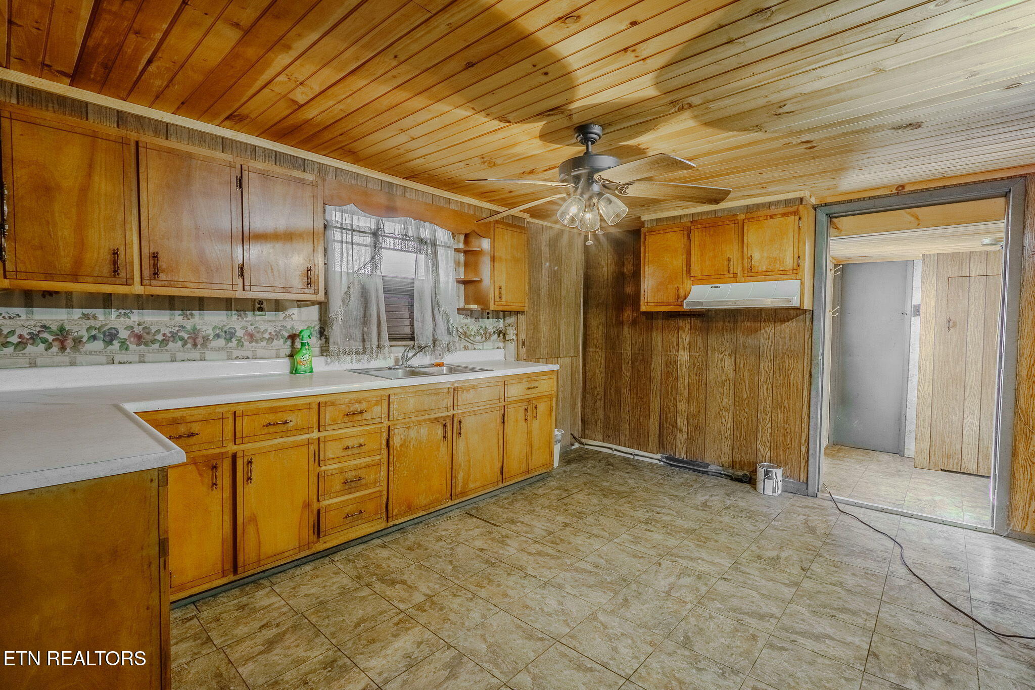 158 Stiles Road Madisonville, TN 37354 - Photo 10 of 25 25-web-or-mls-_DSC7424-HDR