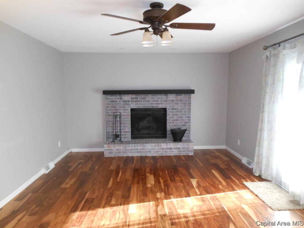 69 Ramblewood Road Chatham, IL 62629 - Photo 11 of 27 Gallery Image 11