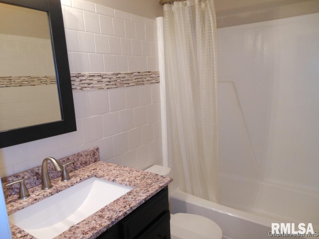 69 Ramblewood Road Chatham, IL 62629 - Photo 20 of 27 Gallery Image 20