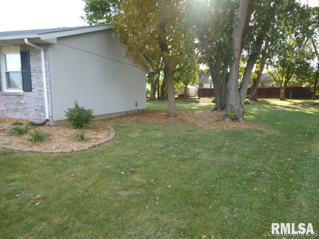 69 Ramblewood Road Chatham, IL 62629 - Photo 23 of 27 Gallery Image 23
