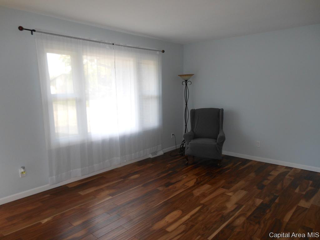 69 Ramblewood Road Chatham, IL 62629 - Photo 3 of 27 Gallery Image 3