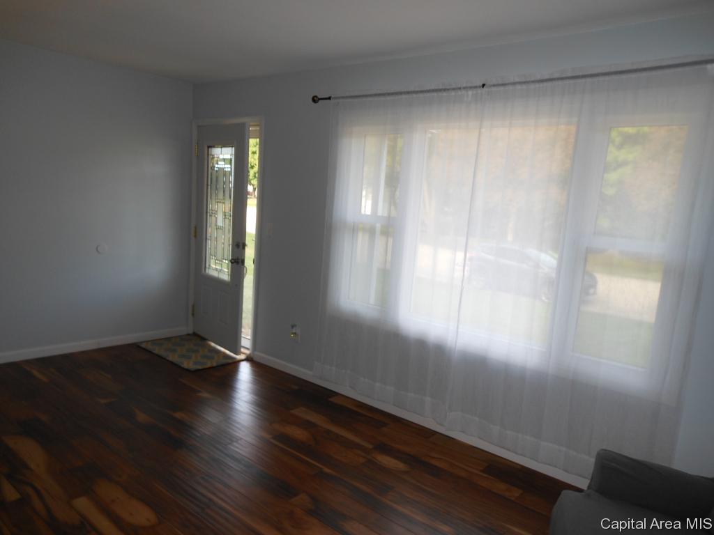 69 Ramblewood Road Chatham, IL 62629 - Photo 4 of 27 Gallery Image 4