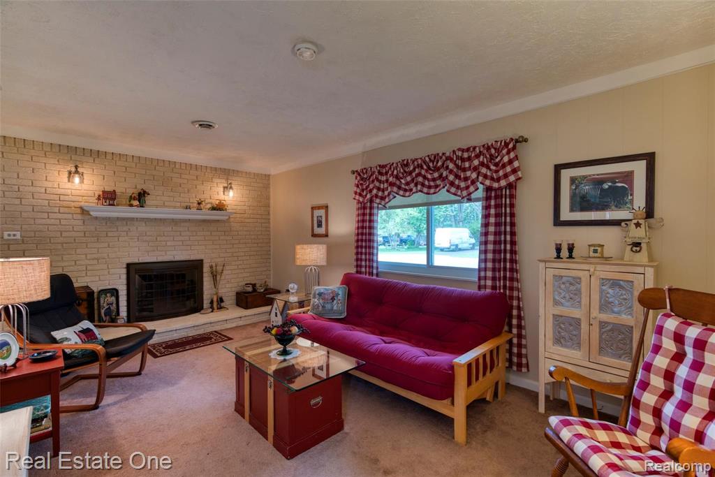 23374 Tuck Road Farmington Hills, MI 48336 - Photo 10 of 26