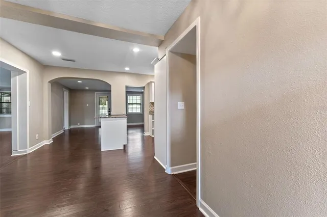 $3,900 | 4008 West Swann Avenue, Tampa, FL 33609