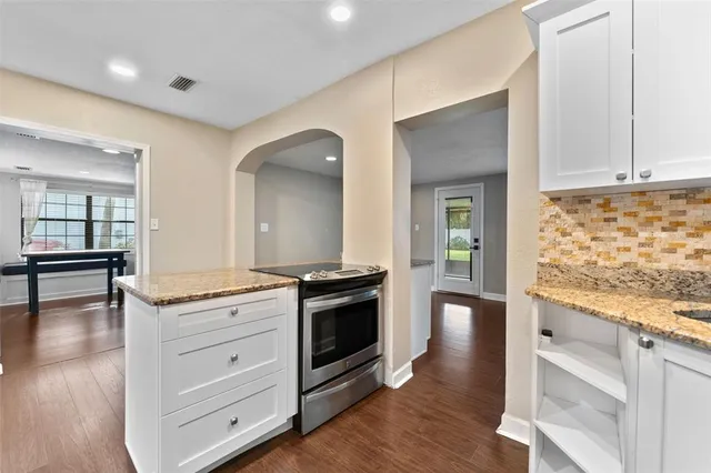 $3,900 | 4008 West Swann Avenue, Tampa, FL 33609