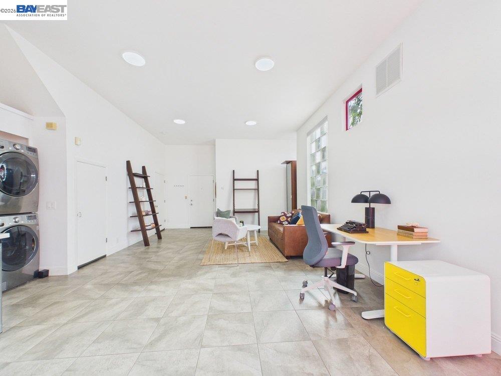 2932 Filbert Street, Unit 2 Oakland, CA 94608 - Photo 34 of 38