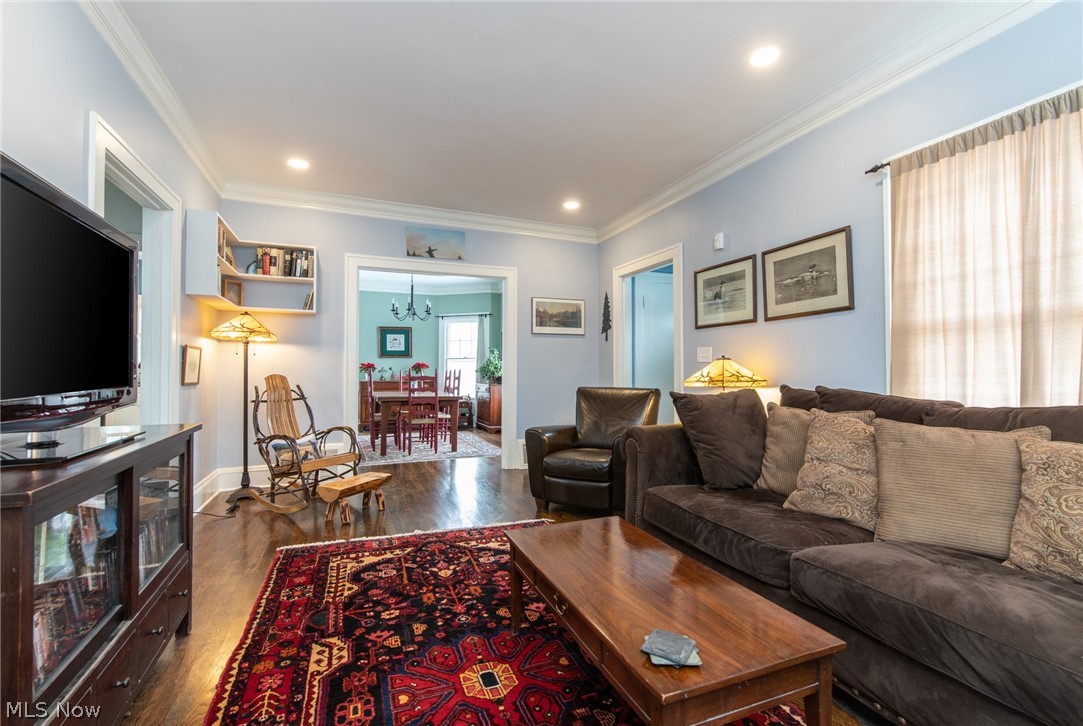 2927 Warrington Road Cleveland, OH 44120 - Photo 3 of 26 Gallery Image 3