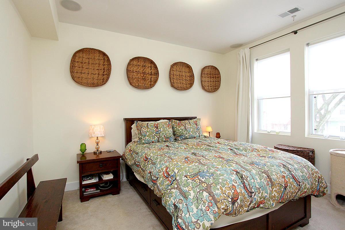 2 17th Street Southeast, Unit 208 Washington, DC 20003 - Photo 22 of 25 Bath