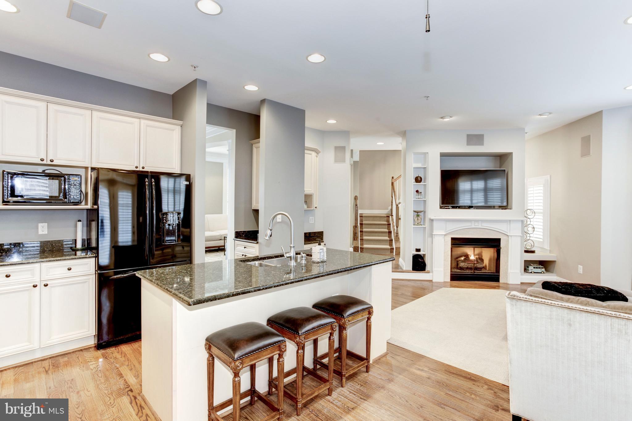12090 Kinsley Place Reston, VA 20190 - Photo 16 of 30 Great for Entertaining