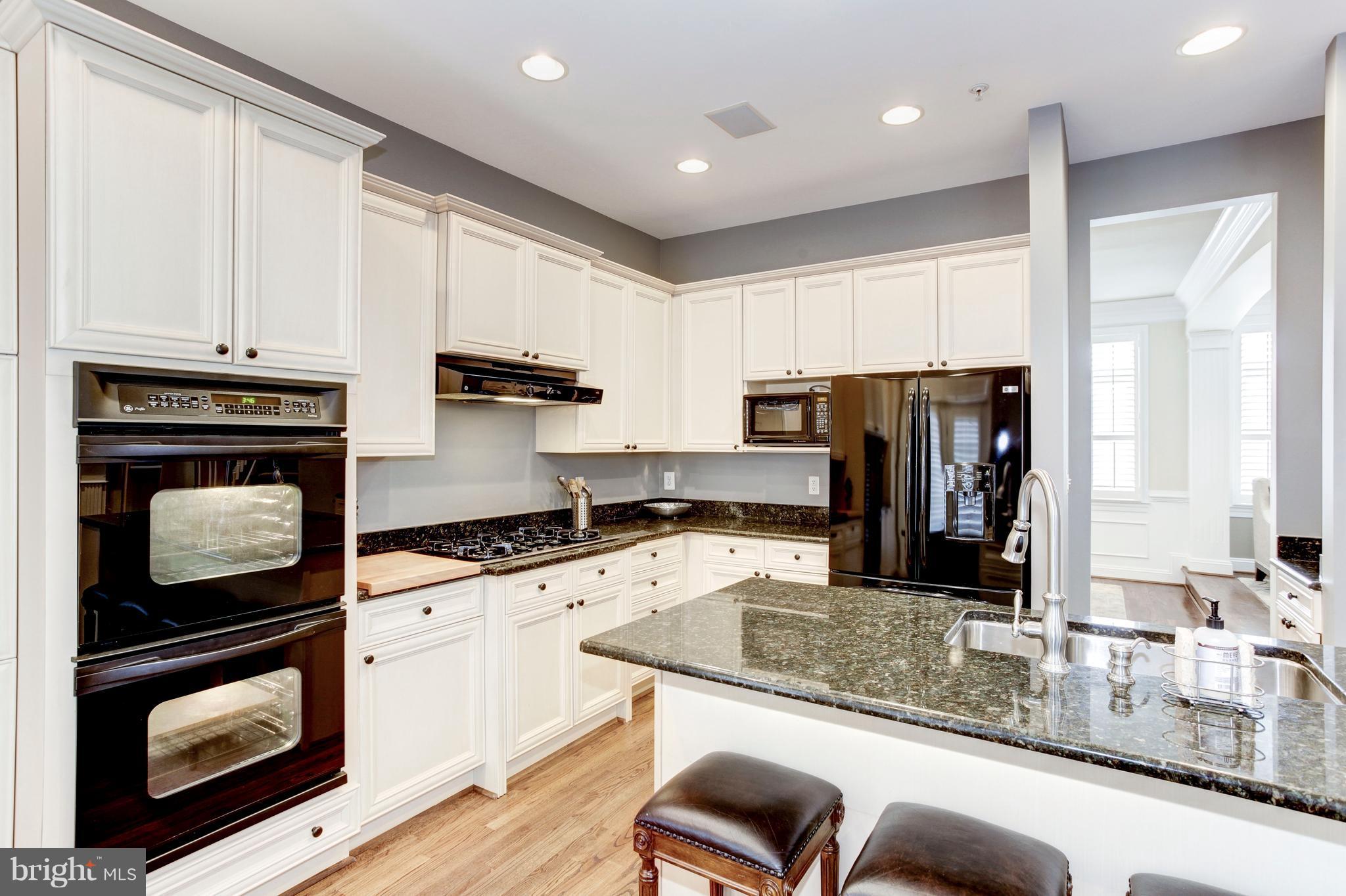 12090 Kinsley Place Reston, VA 20190 - Photo 19 of 30 Kitchen