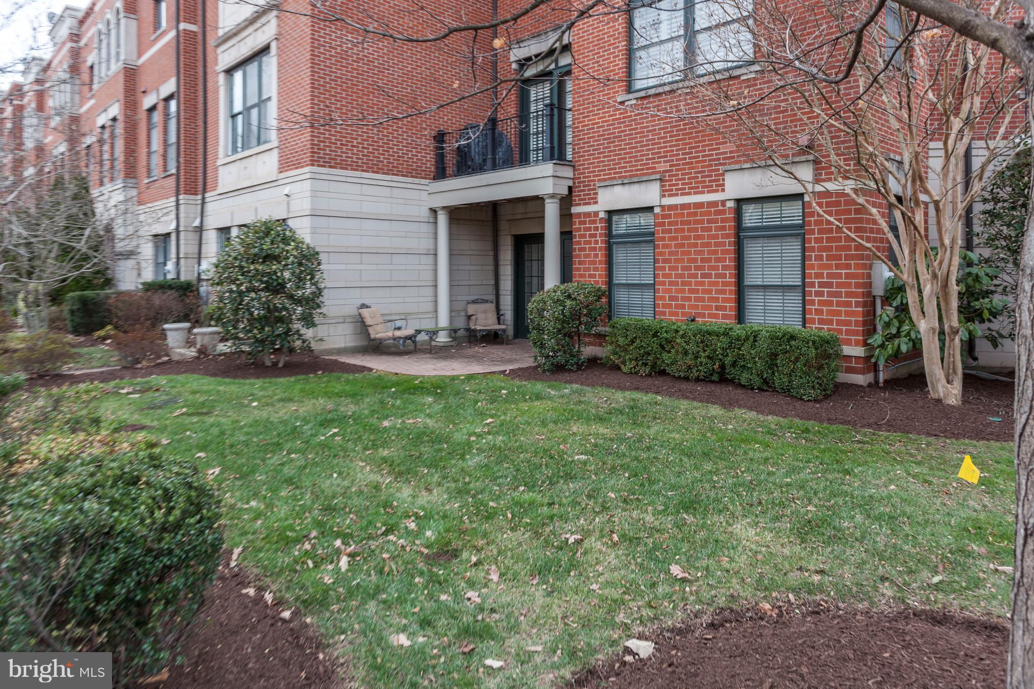 12090 Kinsley Place Reston, VA 20190 - Photo 27 of 30 Great Back Yard