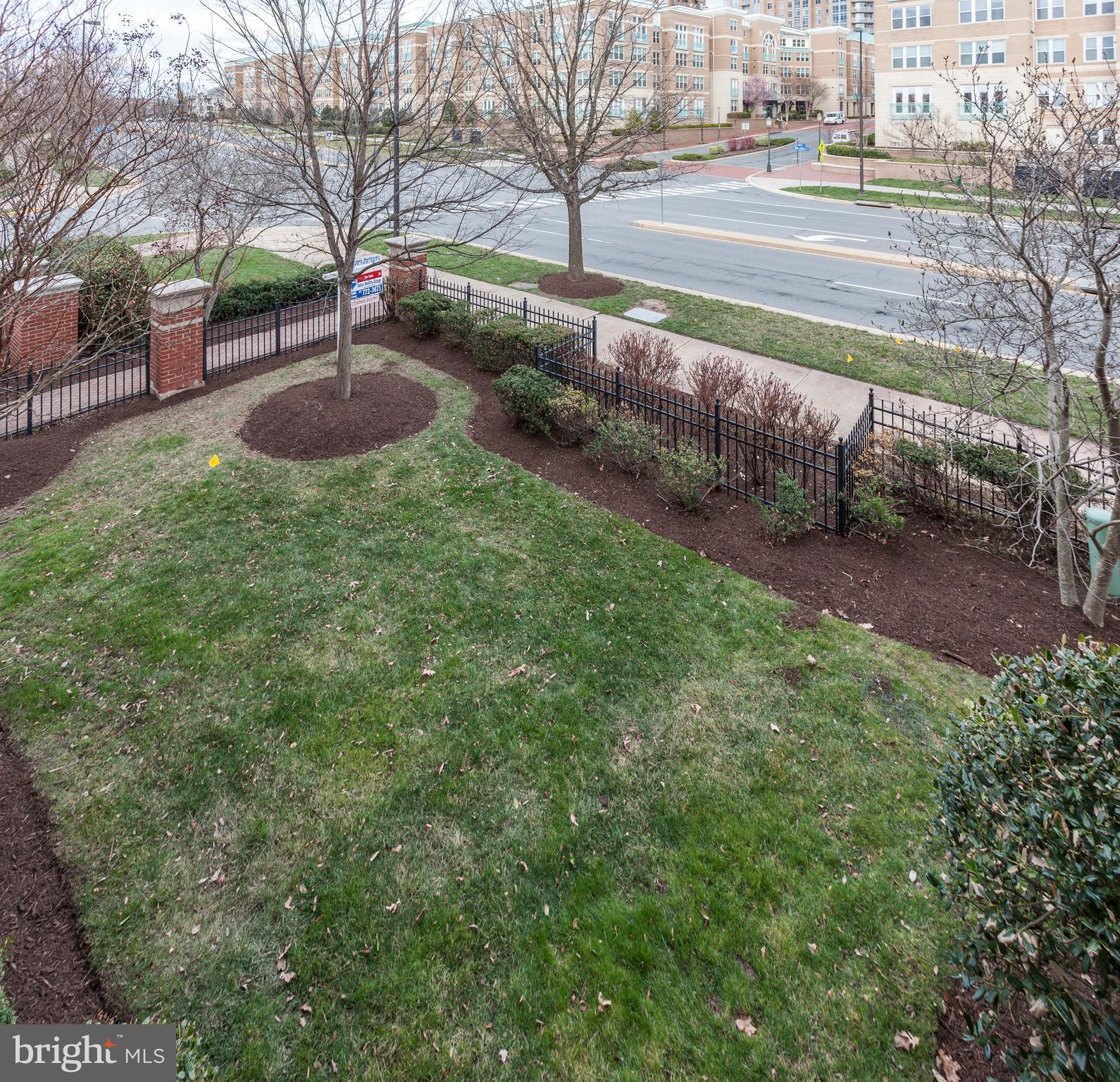 12090 Kinsley Place Reston, VA 20190 - Photo 29 of 30 Exterior (Rear)