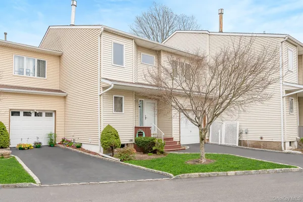 $775,000 | 140 Atlantic Avenue, Unit 419, Oceanside, NY 11572