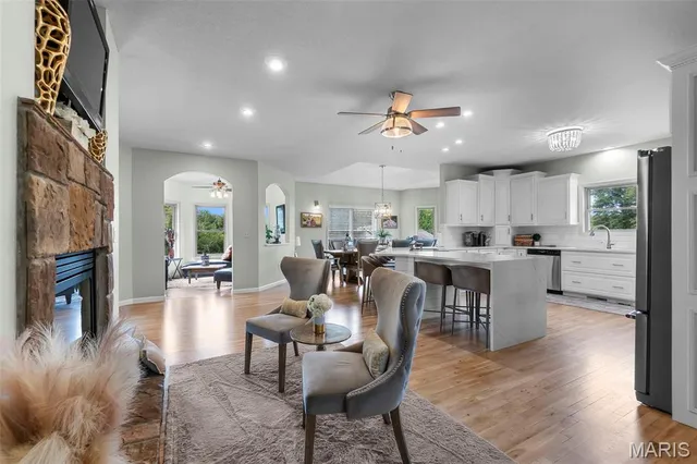 $649,900 | 471 Highway 61, Scott City, MO 63780