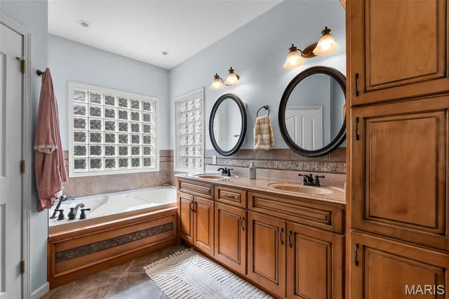 $649,900 | 471 Highway 61, Scott City, MO 63780