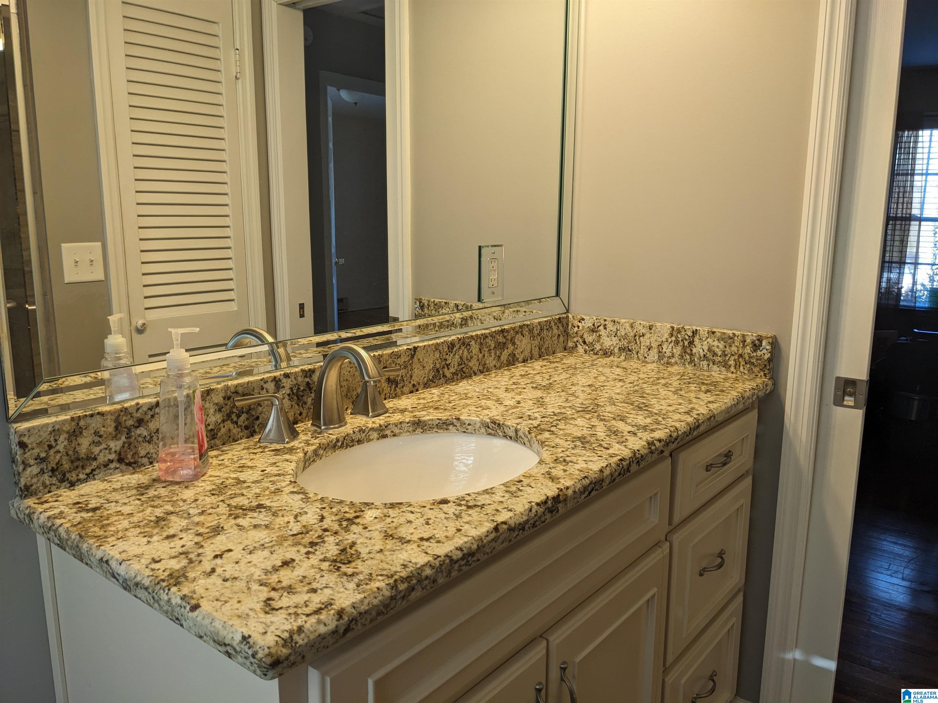 705 Chestnut Street Oneonta, AL 35121 - Photo 11 of 26