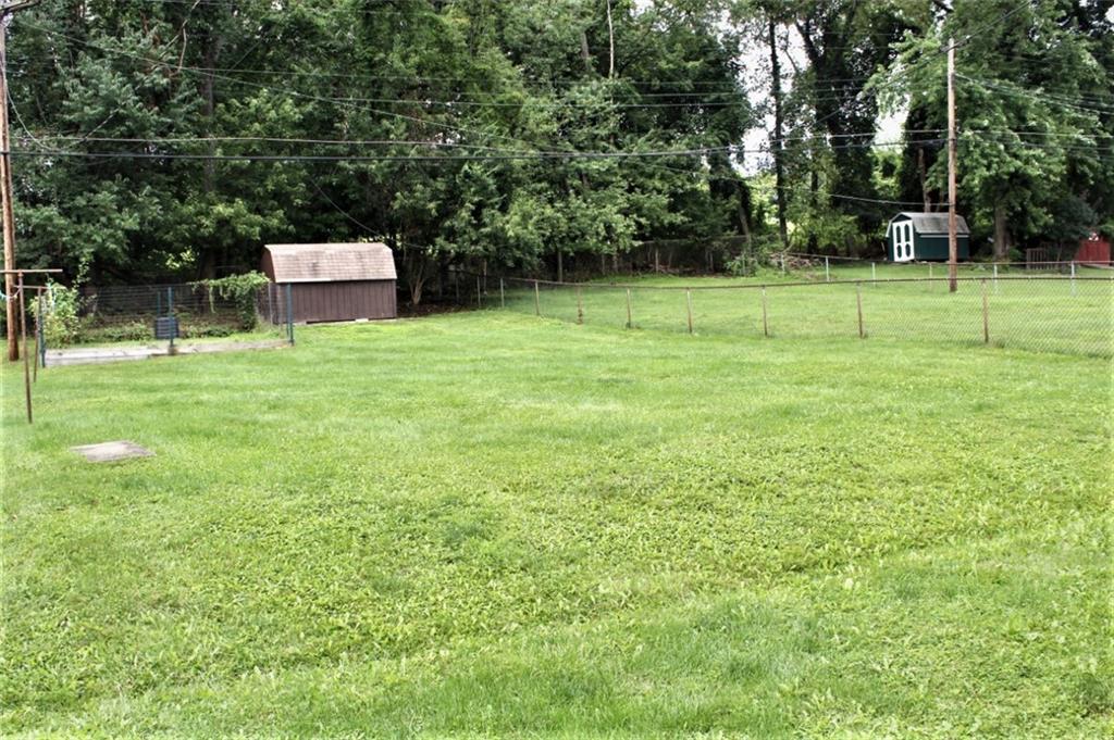 5388 Highgrove Road Pittsburgh, PA 15234 - Photo 7 of 25 Gallery Image 7