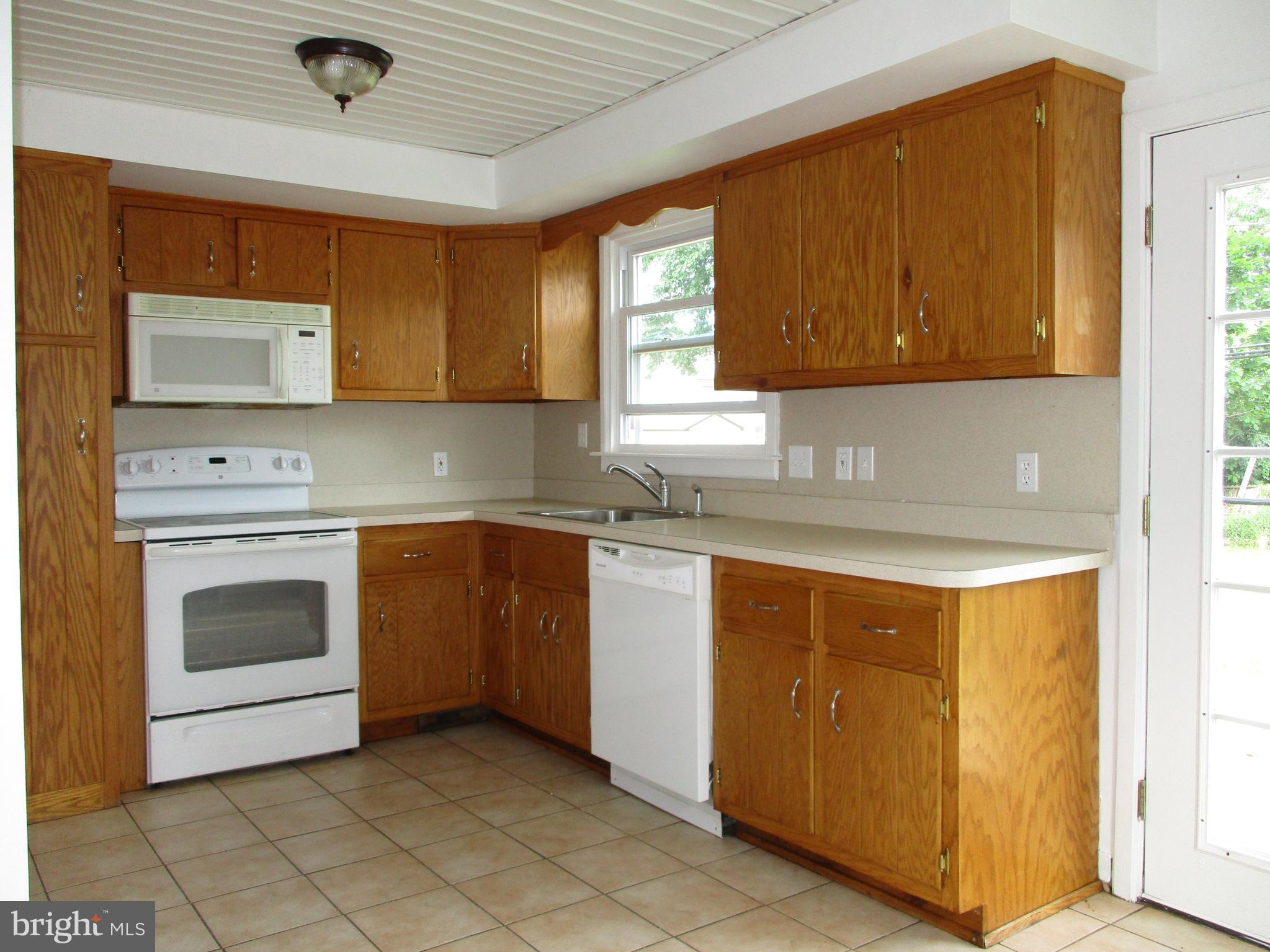 409 Goodwin Road Hatboro, PA 19040 - Photo 11 of 22 Gallery Image 11