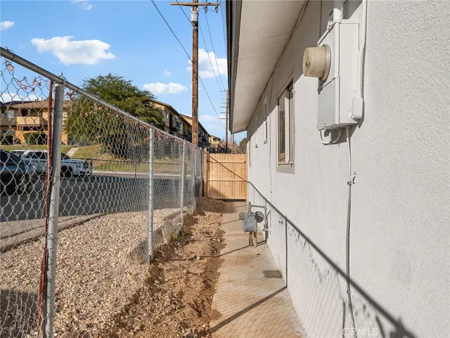 $289,900 | 840 East Virginia Way, Barstow, CA 92311