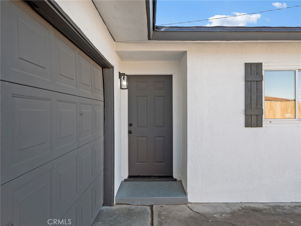 840 East Virginia Way Barstow, CA 92311 - Photo 7 of 35 a view of a hallway