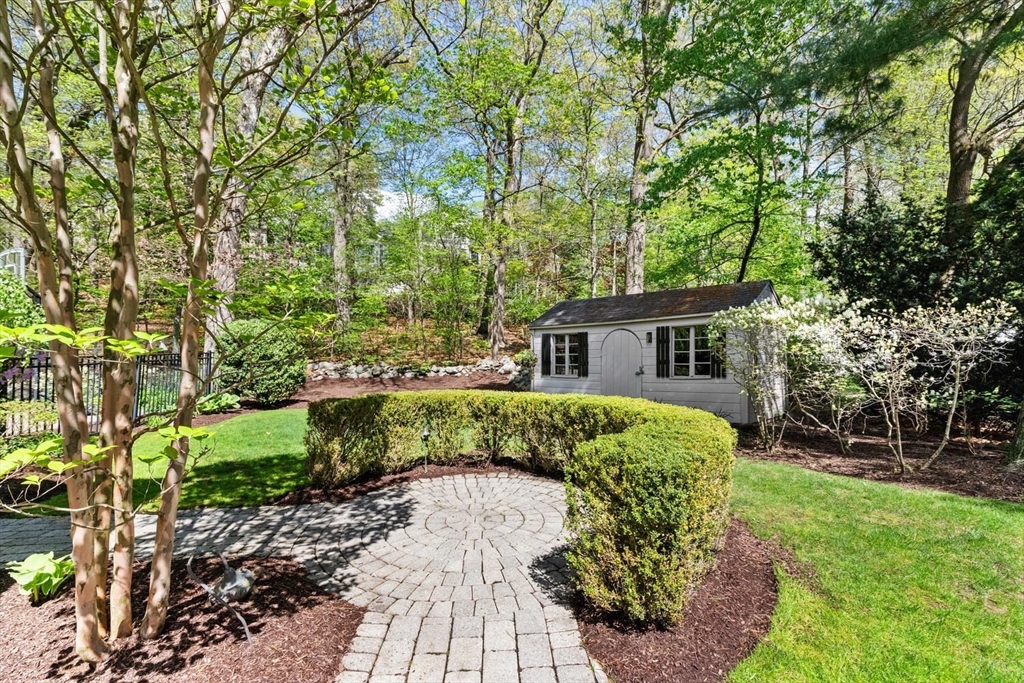 40 Philip Road Lexington, MA 02421 - Photo 4 of 42 a view of a house with a yard
