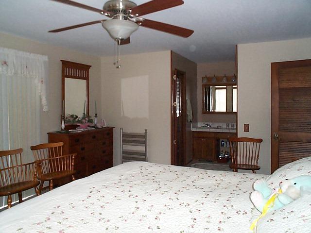 33988 Shaver Springs Road Auberry, CA 93602 - Photo 14 of 25 Master Bedroom and dressing area