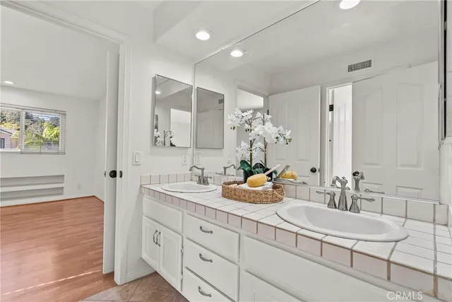 $1,785,000 | 964 South Ladan Lane, Anaheim Hills, CA 92808