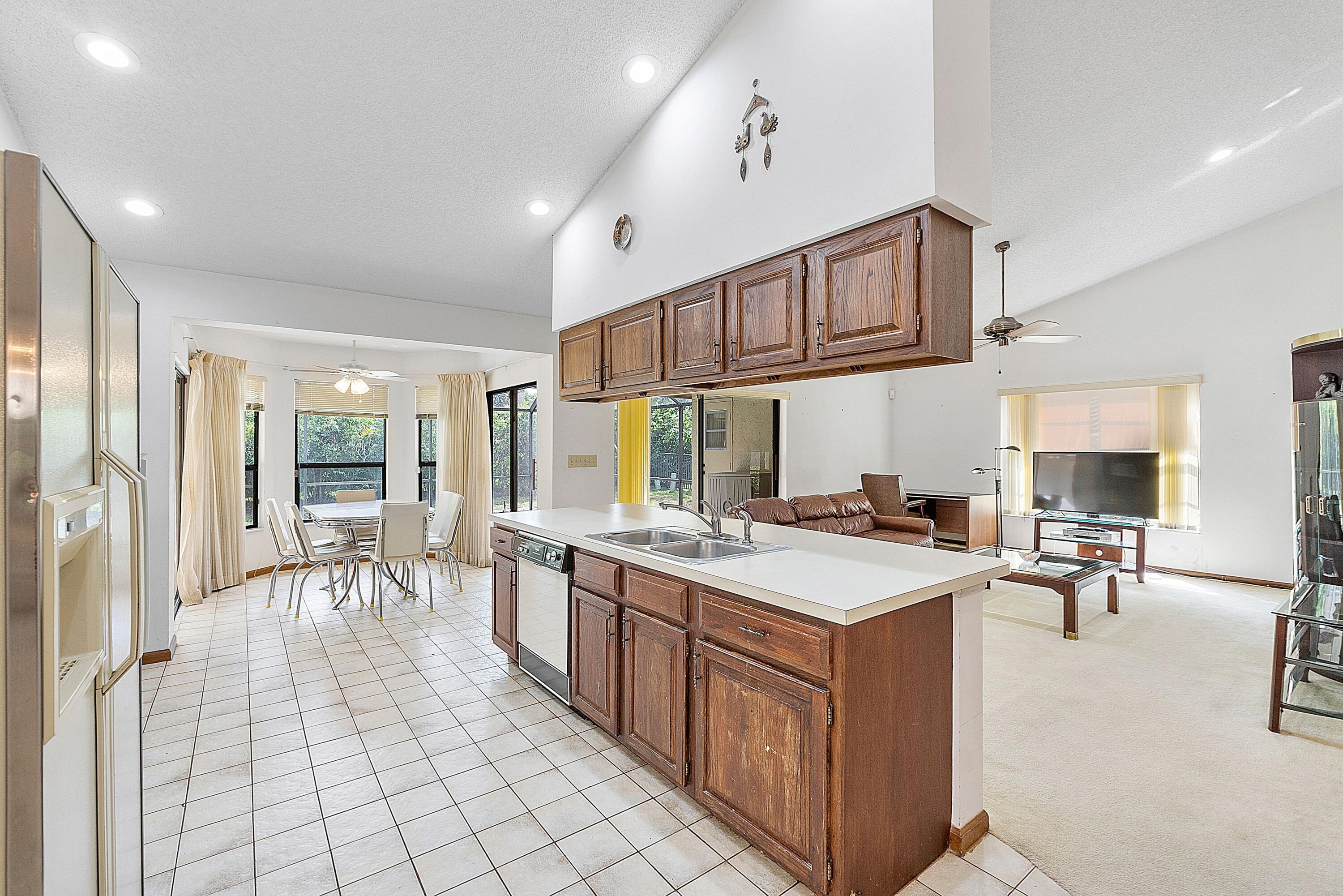 2684 Northwest 27th Terrace Boca Raton, FL 33434 - Photo 13 of 42 KITCHEN