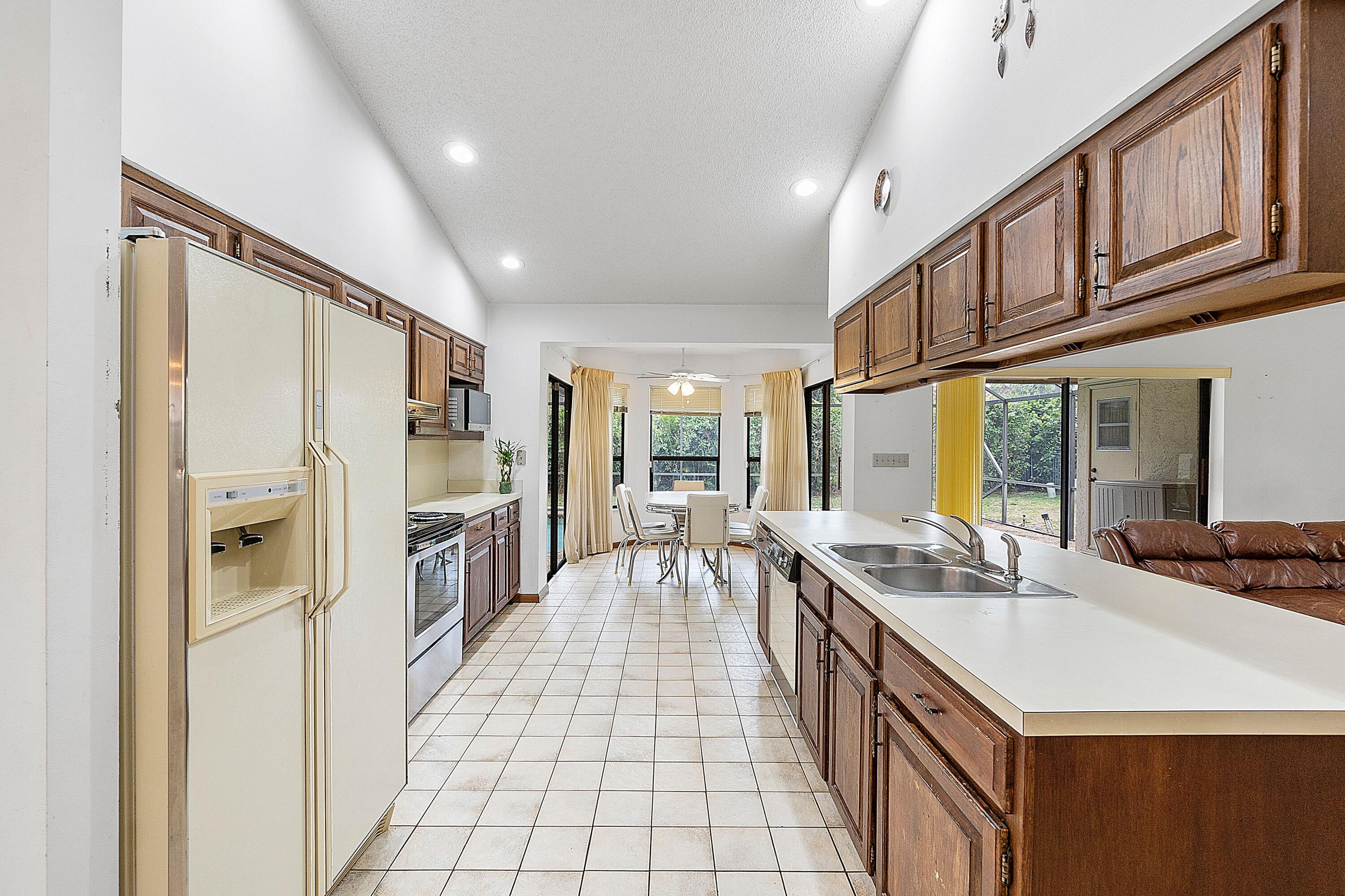 2684 Northwest 27th Terrace Boca Raton, FL 33434 - Photo 14 of 42 KITCHEN