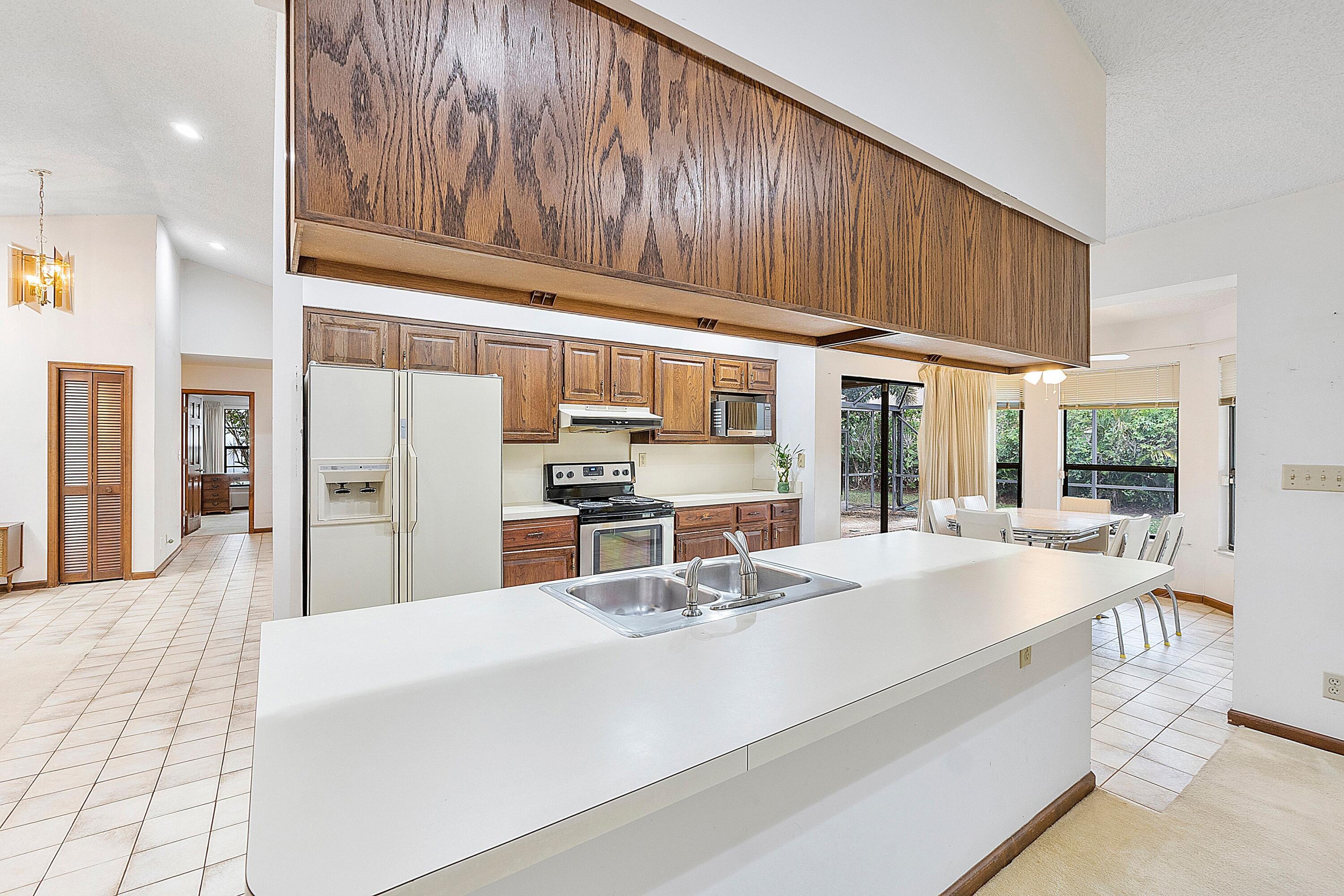 2684 Northwest 27th Terrace Boca Raton, FL 33434 - Photo 20 of 42 KITCHEN