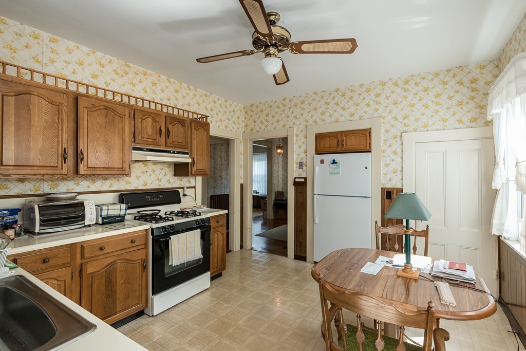 110 Riverside Street Watertown, MA 02472 - Photo 14 of 26 Gallery Image 14