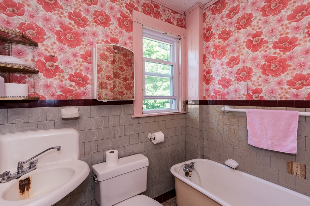 110 Riverside Street Watertown, MA 02472 - Photo 21 of 26 Gallery Image 21