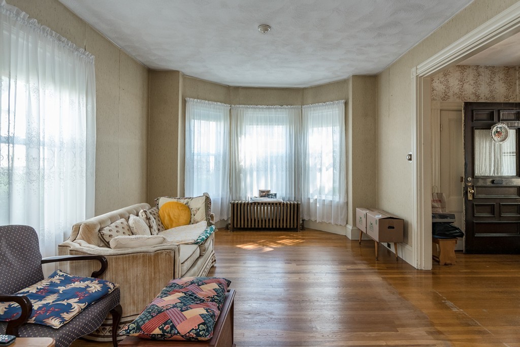 110 Riverside Street Watertown, MA 02472 - Photo 7 of 26 Gallery Image 7