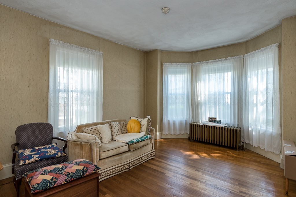 110 Riverside Street Watertown, MA 02472 - Photo 8 of 26 Gallery Image 8