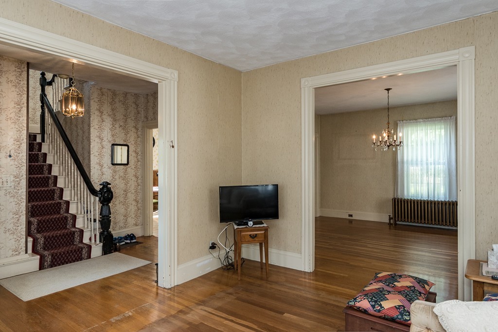 110 Riverside Street Watertown, MA 02472 - Photo 9 of 26 Gallery Image 9