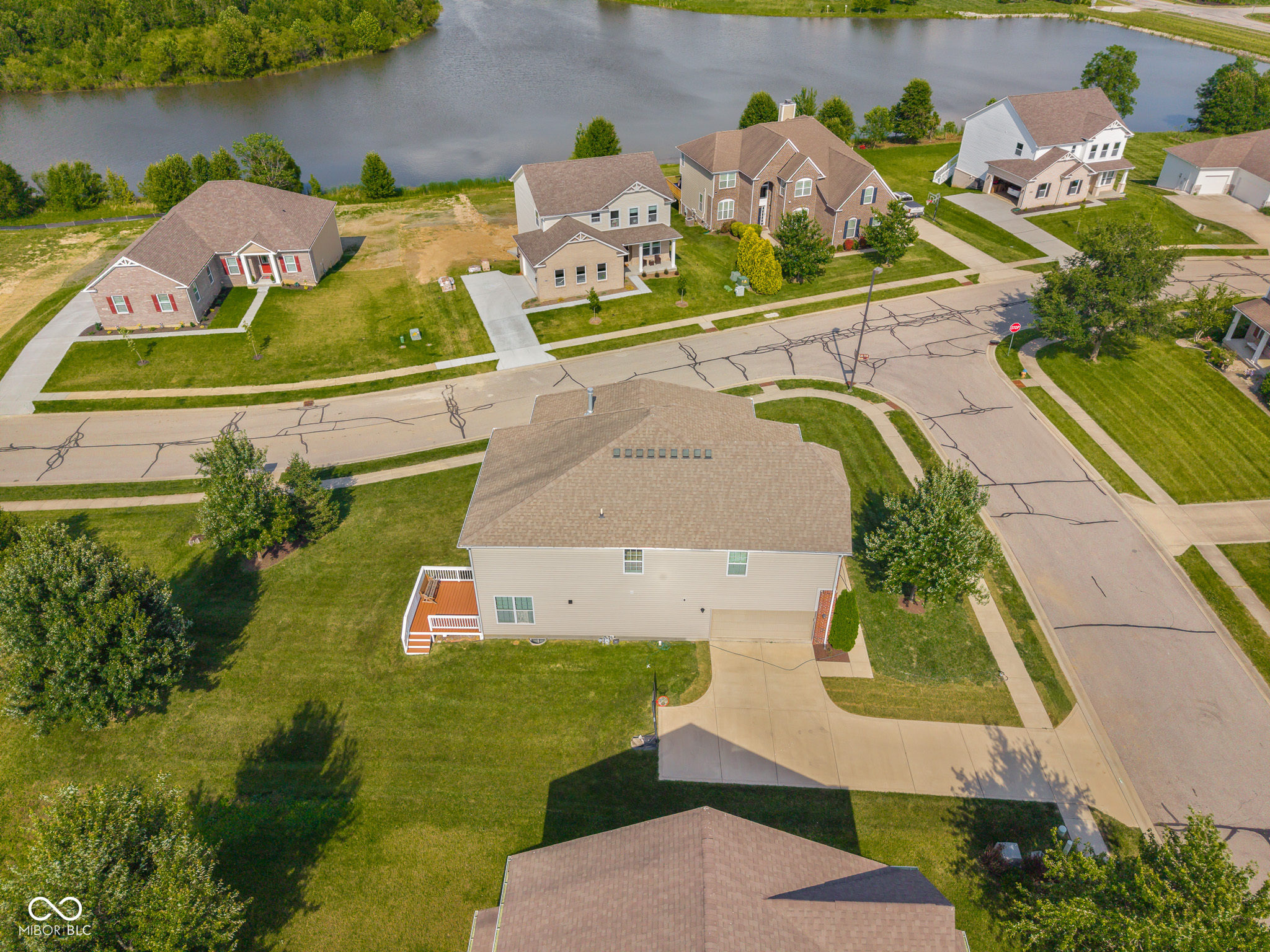 6972 Pinnacle Drive Columbus, IN 47201 - Photo 2 of 67