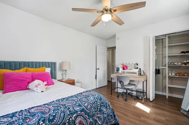 $429,700 | 333 Boone Lake Circle, Bluff City, TN 37618