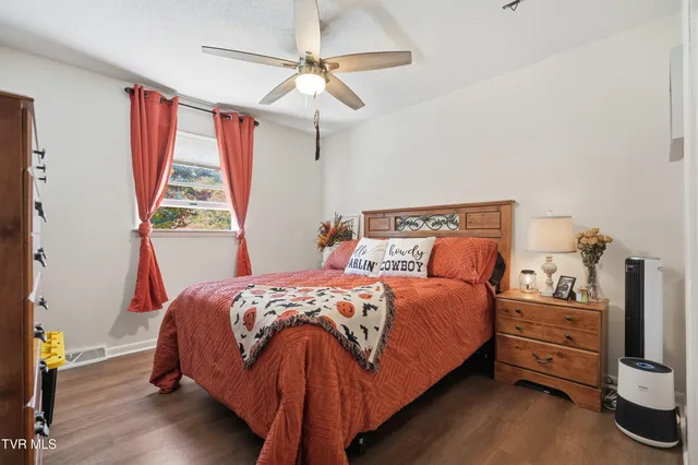 $429,700 | 333 Boone Lake Circle, Bluff City, TN 37618