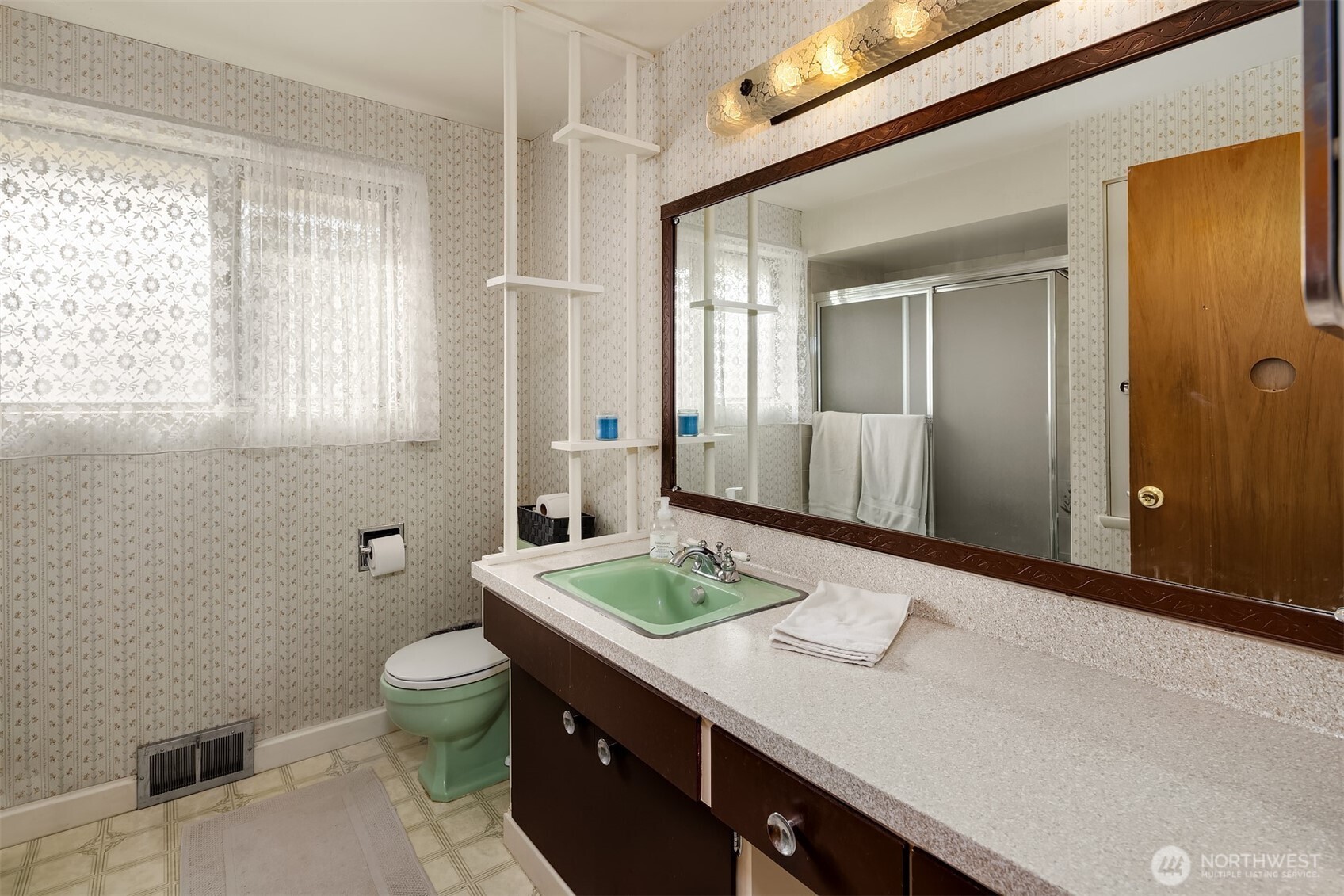 15928 56th Avenue West Edmonds, WA 98026 - Photo 13 of 19