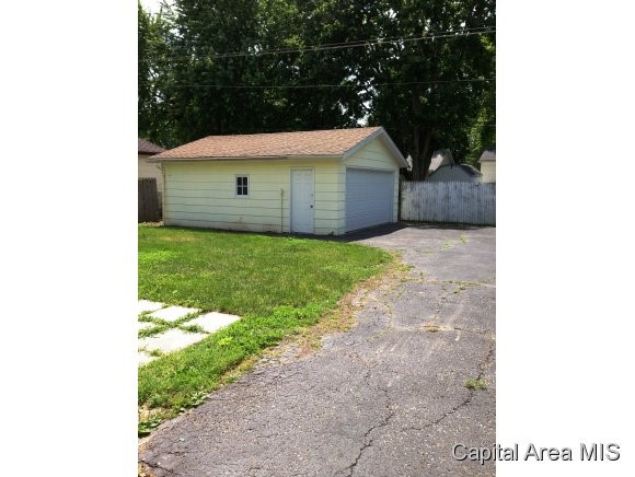 2073 Scarbrough Road Springfield, IL 62702 - Photo 19 of 24