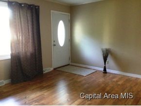 2073 Scarbrough Road Springfield, IL 62702 - Photo 2 of 24
