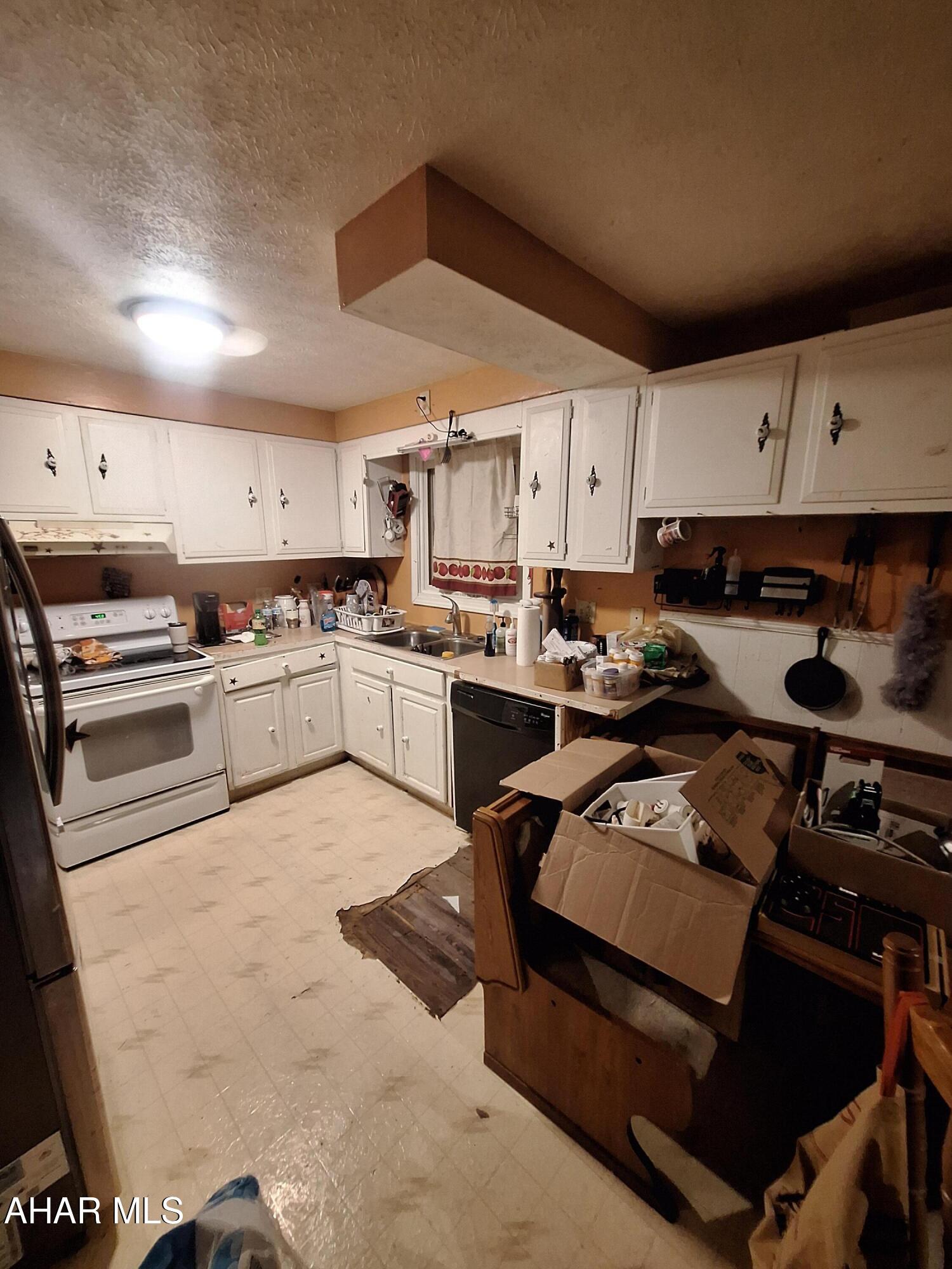 1071 Frankstown Road Altoona, PA 16601 - Photo 14 of 47